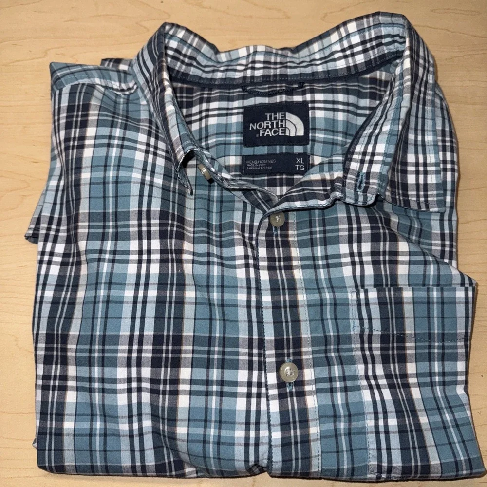 The North Face Mens XL Short Sleeve Button Down Blue  Plaid Shirt